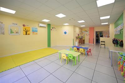 family-baby-school-scuola-interno-19